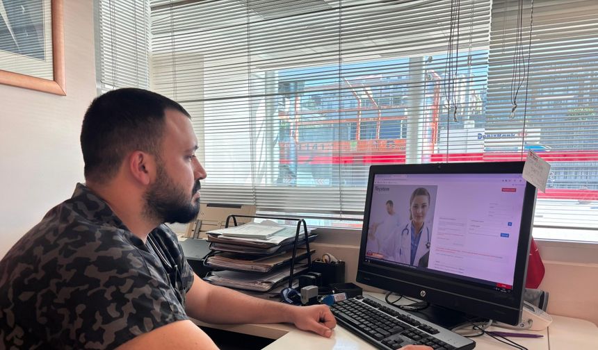 Gündüz doktor, akşam burgerci
