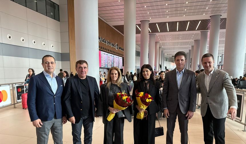 Hagi ve Popescu İstanbul’a Geldi