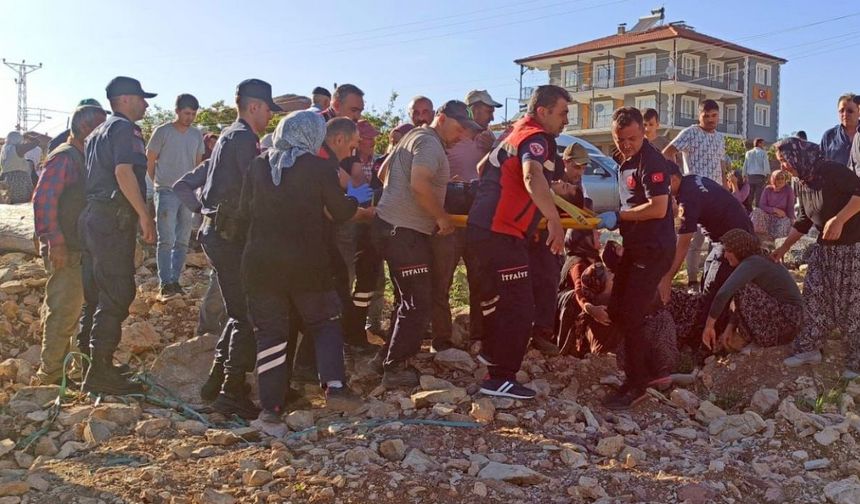 Şarampole devriklen traktördeki çocuk yaşamını yitirdi