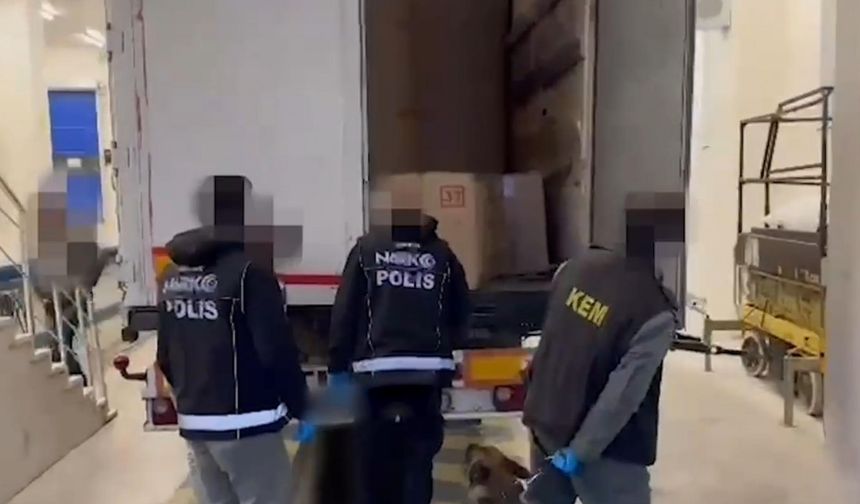 TIR'lardaki uyuşturucuyu Carlos buldu