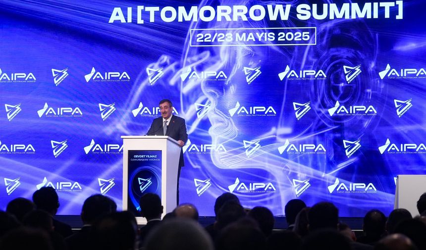 AI Tomorrow Summit 2025 açılışını gerçekleştirdiler