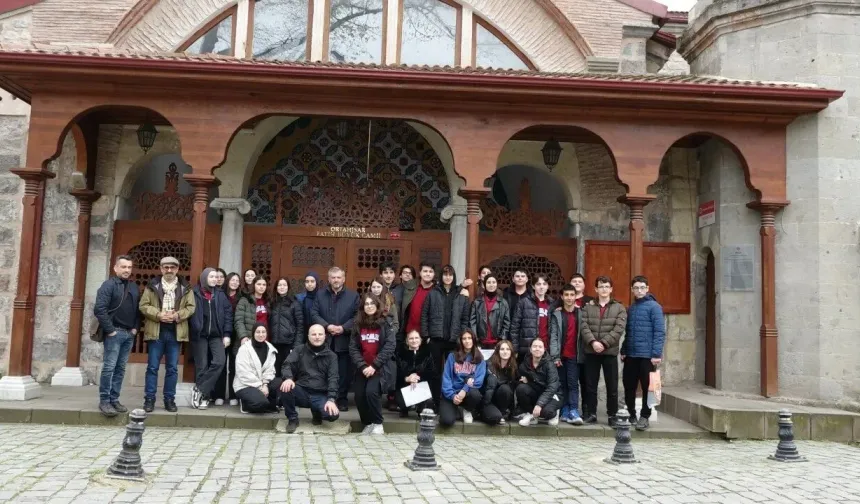 17 asırlık camiye yoğun ilgi