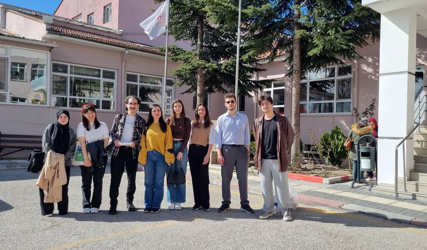 Çubuk'ta Üniversite Öğrencileri Huzurevini Ziyaret Etti