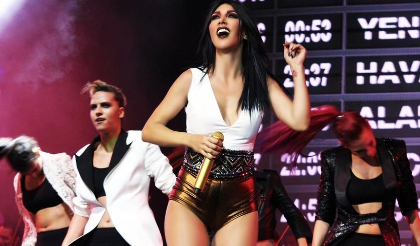 Hande Yener’den Harbiye Sahnesinde Gündem Olan Sözler