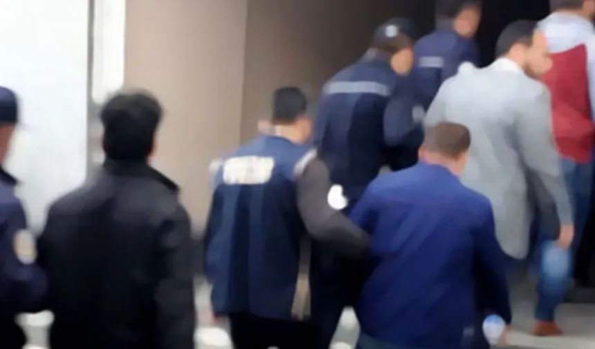İstanbul'da bazı belediye başkanları ve siyasi isimlere gözaltı kararı