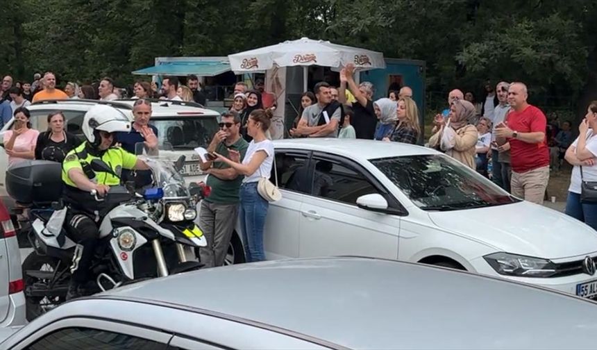 Samsun'da Trafik Polisi Sınava Yetiştirdi