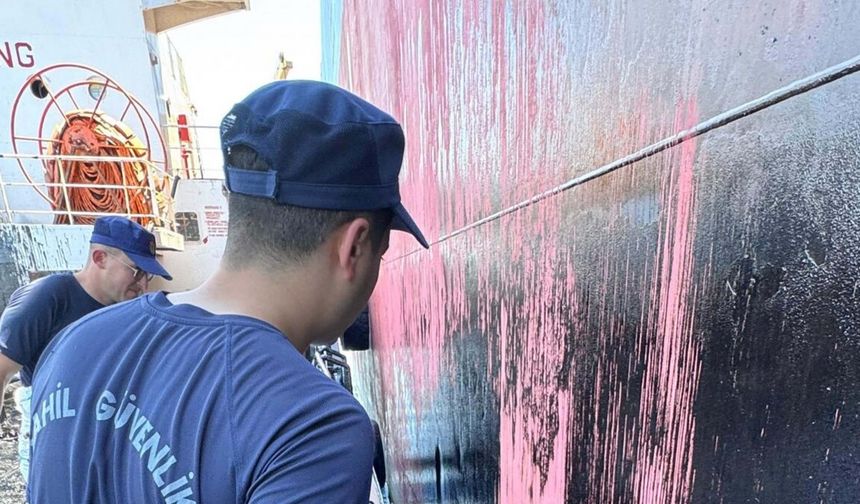 Çanakkale'de Denizi Kirleten Gemiye Yüklü Ceza