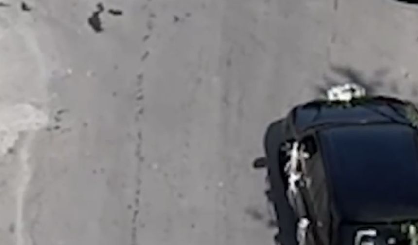 Düğün Konvoyunun Önünü Keserken Motosiklet Çarptı