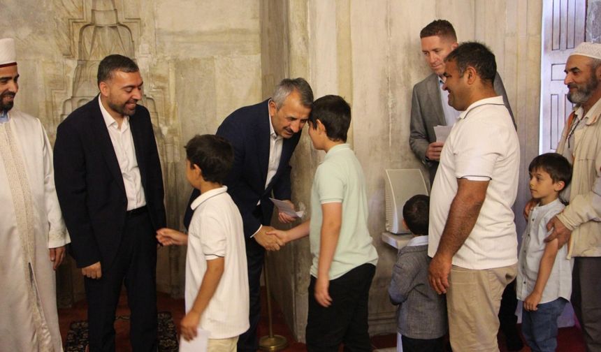 Edirne'de bayram namazında Eski Cami doldu
