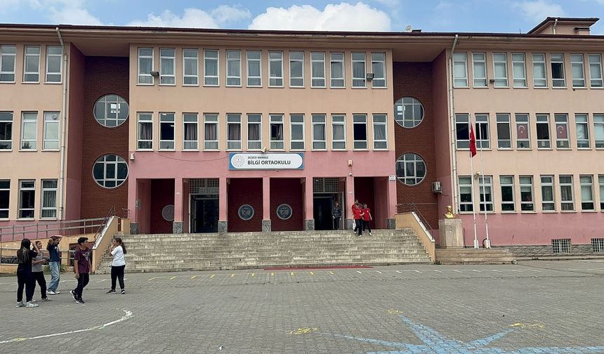 Öğrencinin örnek davranışı tabletle ödüllendirildi