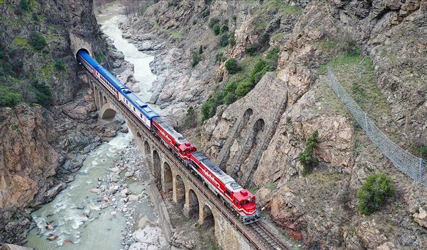 Turistik Karaelmas Ekspresi, yarın ilk seferine çıkıyor!