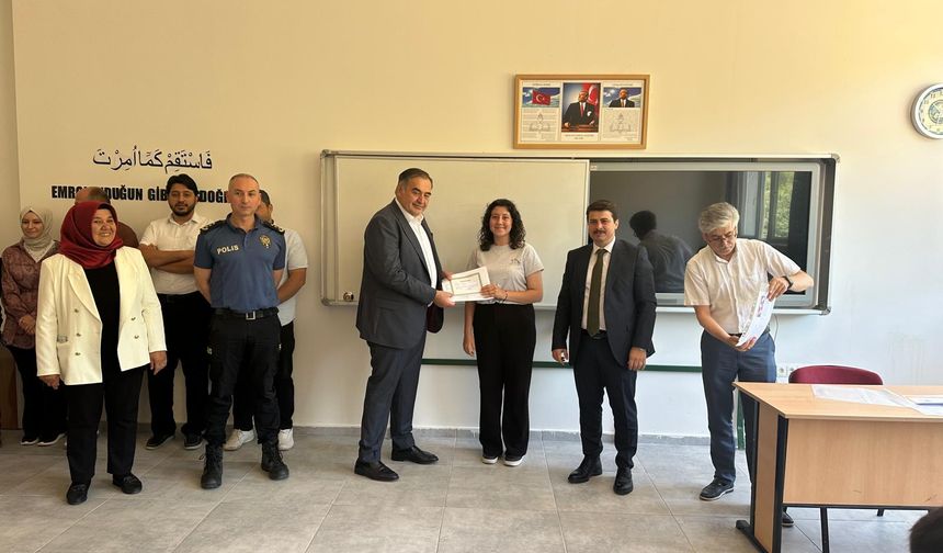 Ertunç Güngör'den öğrencilere sürpriz