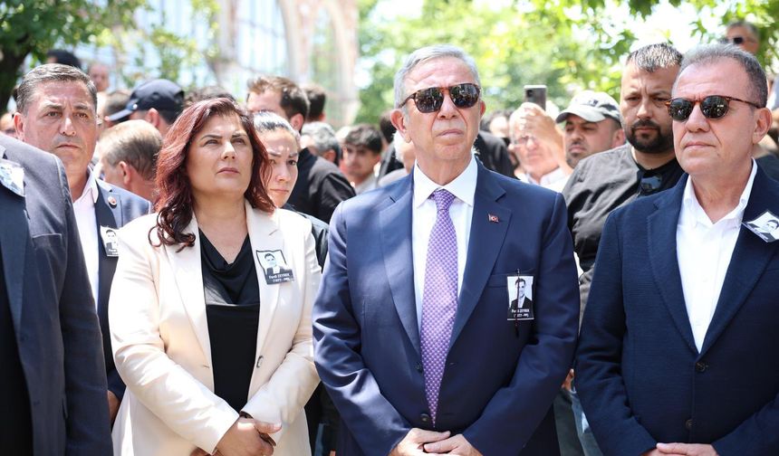 Mansur Yavaş'tan Ferdi Zeyrek'e duygusal veda