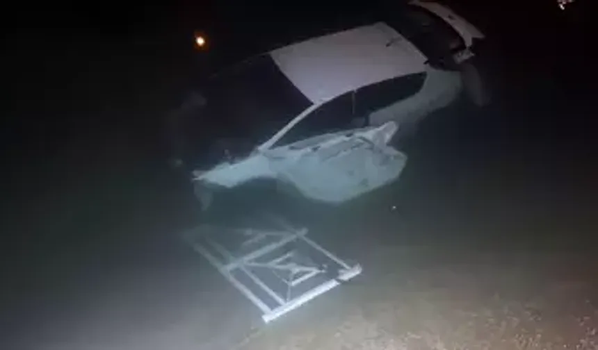 Otomobil sulama kanalına uçtu