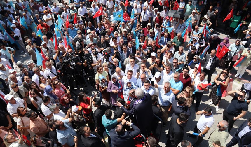 "Bize güvenenleri hiç yere baktırmadık"