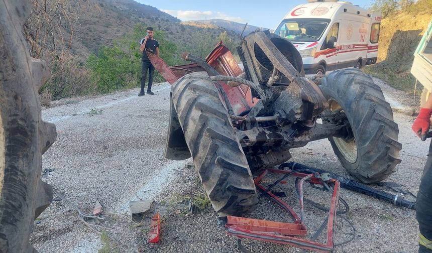 Devrilen traktörün sürücüsü yaşamını yitirdi