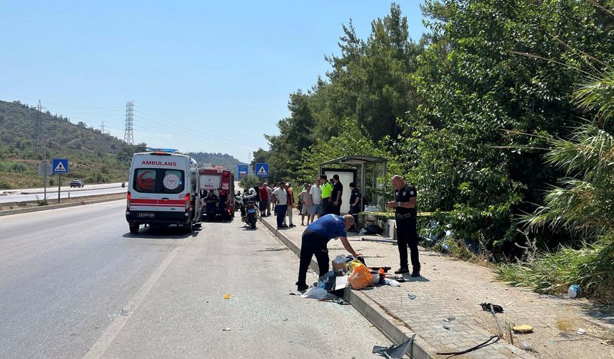 Kullandığı otomobil ağaca çarptı, kendisi yaralandı oğlu ve kayınvalidesi öldü