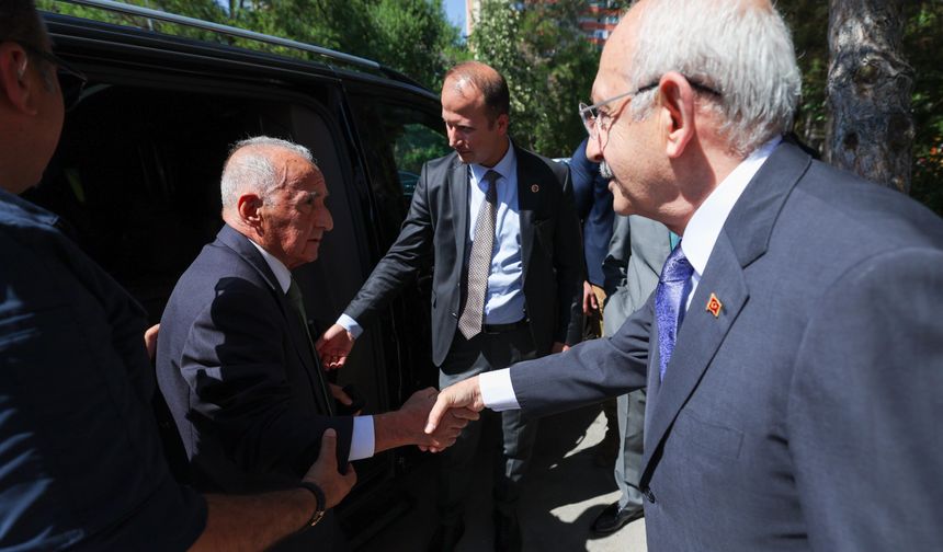 Özgür Özel'den Kılıçdaroğlu'na taziye ziyareti