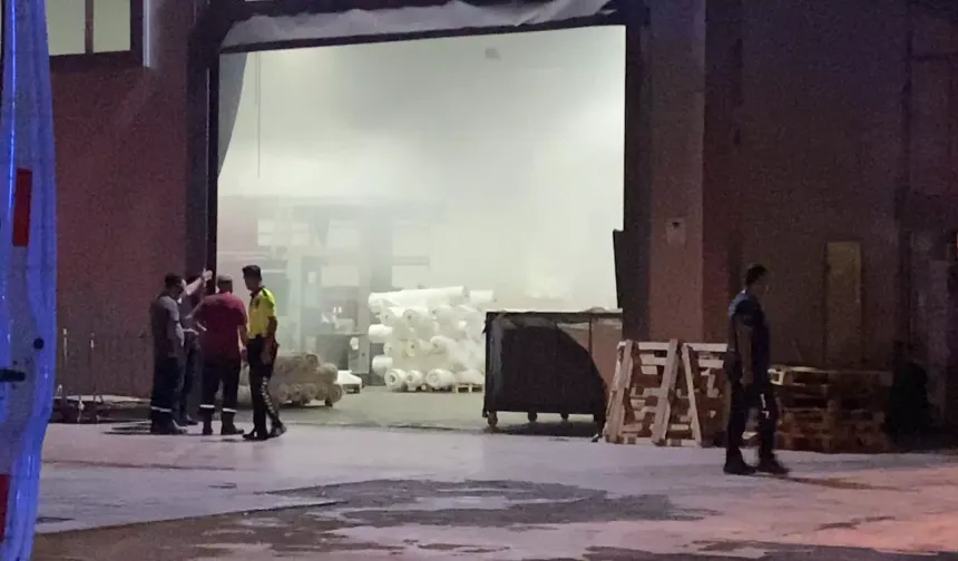 Tekstil fabrikasındaki yangına müdahale edildi