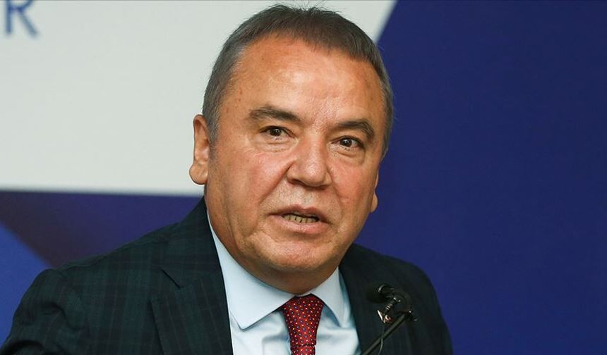 Muhittin Böcek'e bir dosyadan ev hapsi verildi