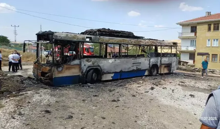 Pursaklar’da Seyir Halindeki Otobüs Alev Aldı!