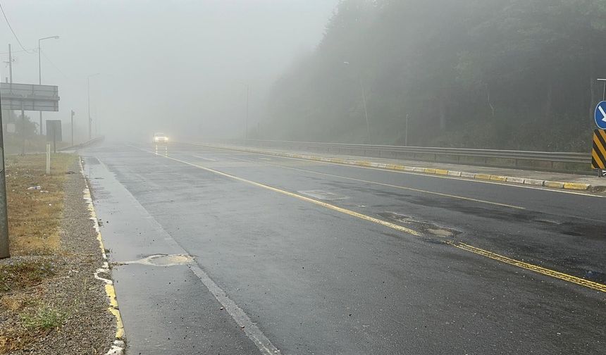 Bolu Dağı'nda sis ve yağmur etkisi