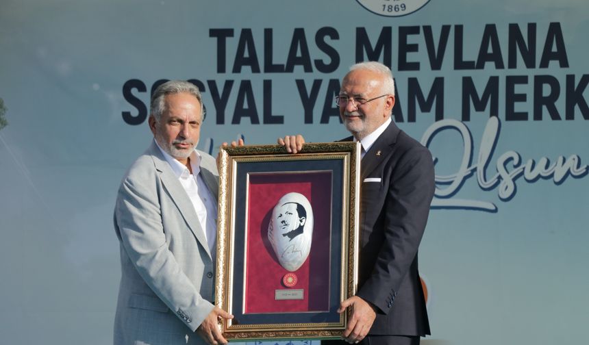 "Bugün Türkiye'de önemli bir günü yaşıyoruz"
