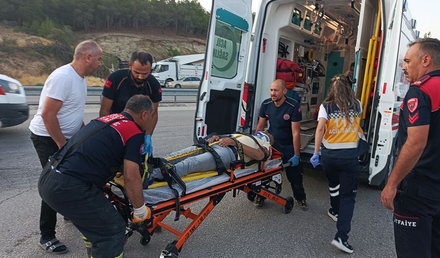 Burdur'da otomobil ve minibüs çarpıştı