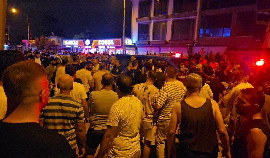 Hatay'da Taşkınlık Çıkarıp, 1 Kişiyi Bıçakladılar; Linçten Zor Kurtuldular