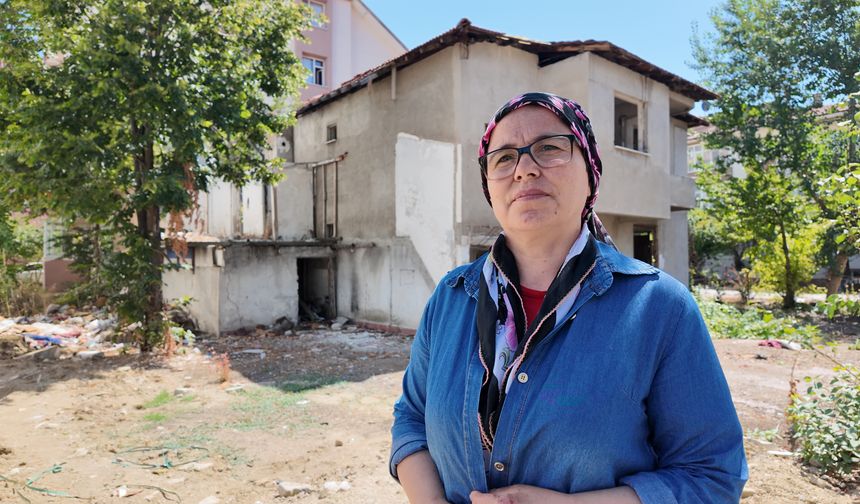 Metruk bina mahallelinin kabusu oldu