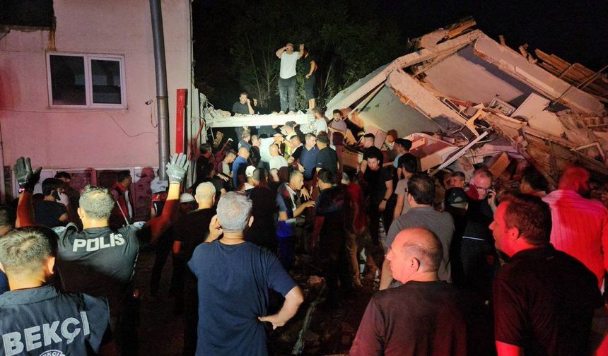 Balıkesir depreminde acı haber: Ünlü oyuncunun amcası hayatını kaybetti