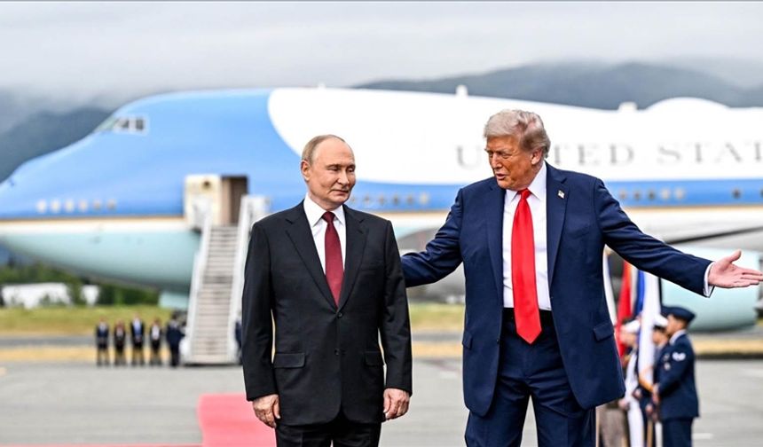Putin ve Trump zirvesi Alaska'da başladı