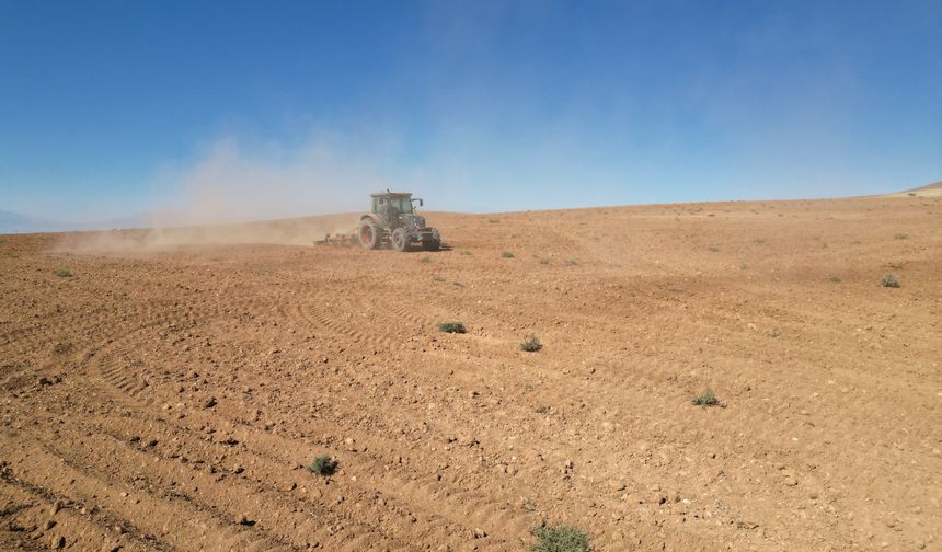 Niğde'deki kuraklık, çiftçilerin ekim zamanlamalarını zorluyor