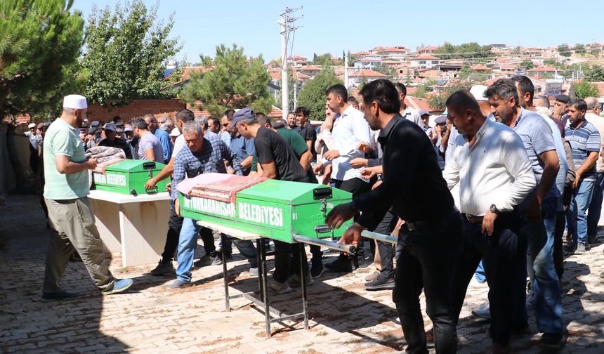 Boşandığı Gün Öldürülen Anne Kız Defnedildi