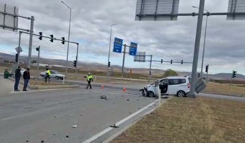Çorum'da 3 kişinin yaralandığı kaza