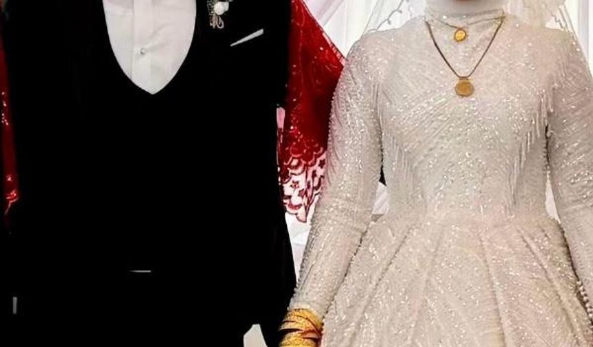 Düğün konvoyu önüne okey masası kurdular