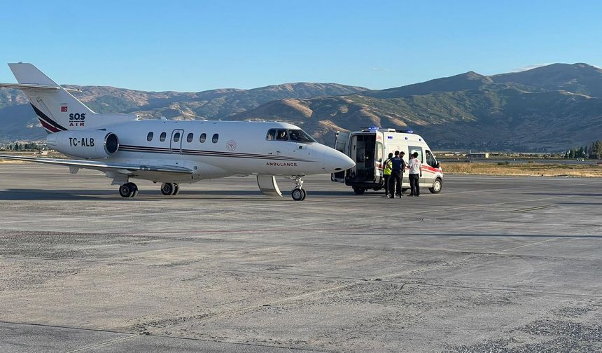 Hasta ambulans uçakla Ankara'ya sevk edildi