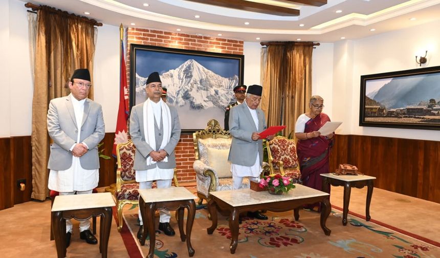 Nepal'de yeni başbakan eski Başyargıç oldu