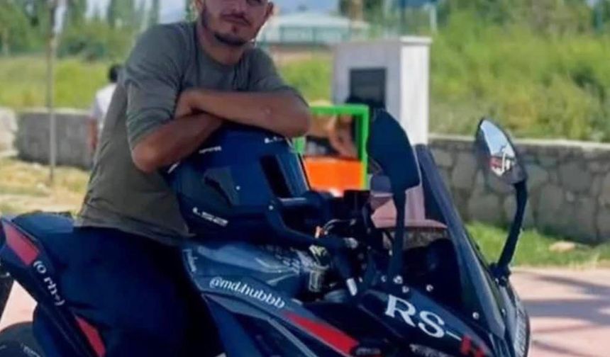 Traktörün römorkuna çarpan motosiklet sürücüsü yaşamını yitirdi