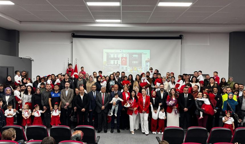Çerkeş'de Küçük Öğrencilerden Cumhuriyet Kutlaması