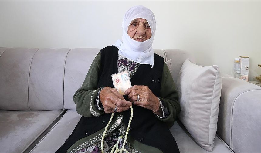 Esmer Ninenin En Büyük Üzüntüsü Biri Atatürk'ü Görememek