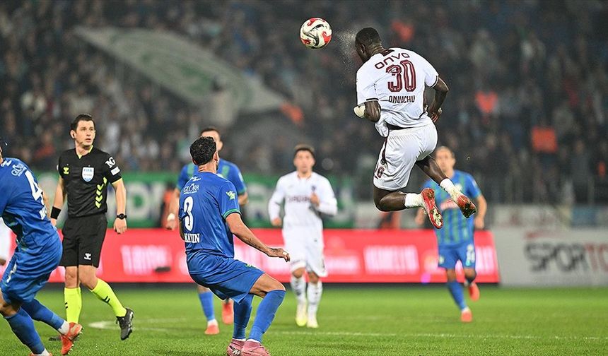 Fatih Tekke yönetimindeki Trabzonspor zirveye oynuyor