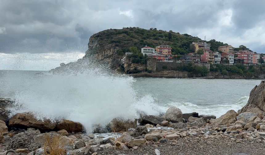 Amasra'da 4 Metrelik Dalga Boyu