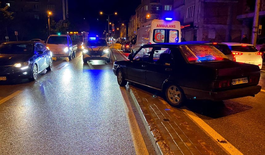 Bursa'da fenalaşan sürücü refüje çarptı