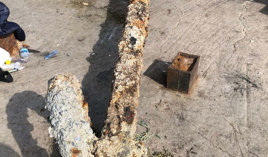 Çanakkale'de Balık Ağına 3 Tonluk Çapa Takıldı