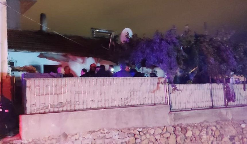 Denizli'de  evin tavanı çöktü; 6 yaralı