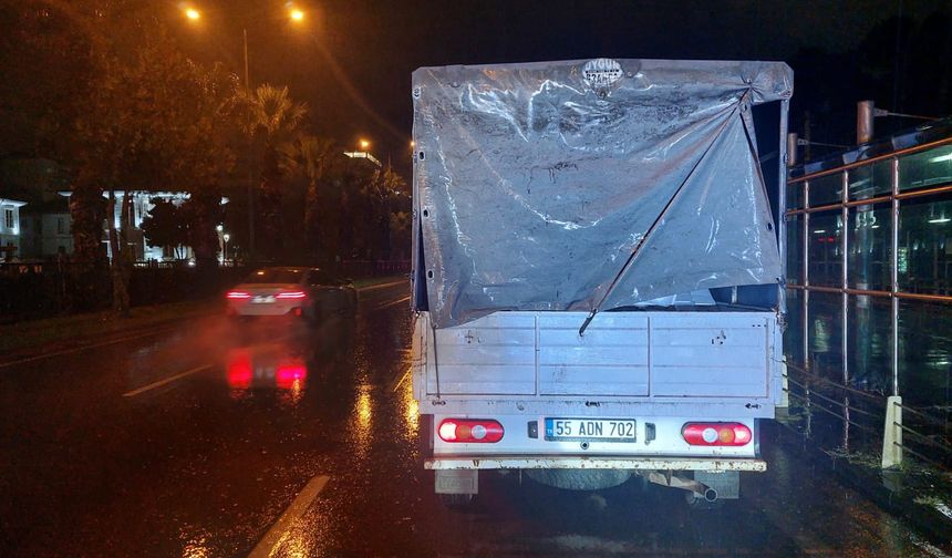 13 yaşındaki kızlara kamyonet çaptı