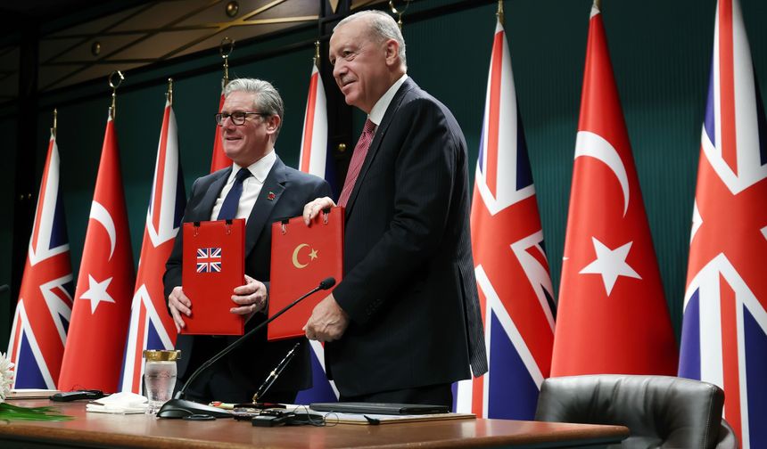 Eurofighter Typhoon anlaşması için imzalar atıldı