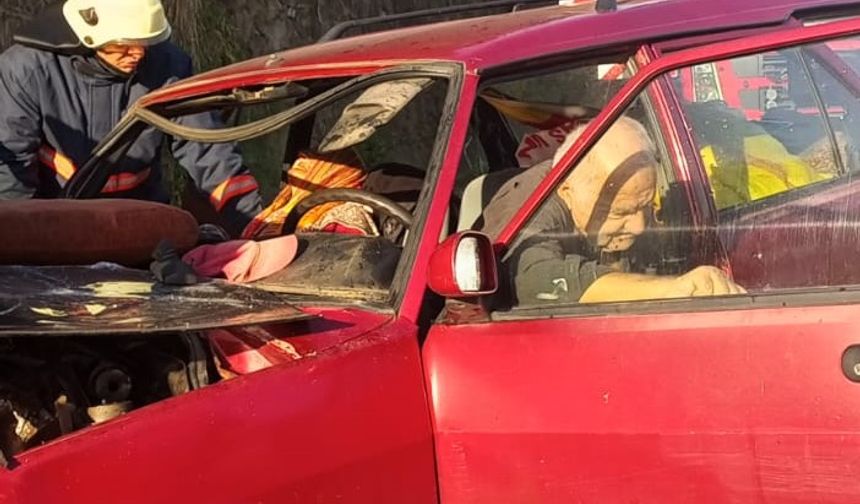 Giresun'da otomobil ve minibüs çarpıştı