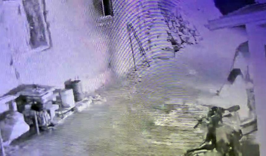 Isparta'da maskeli kişi araçları kundakladı